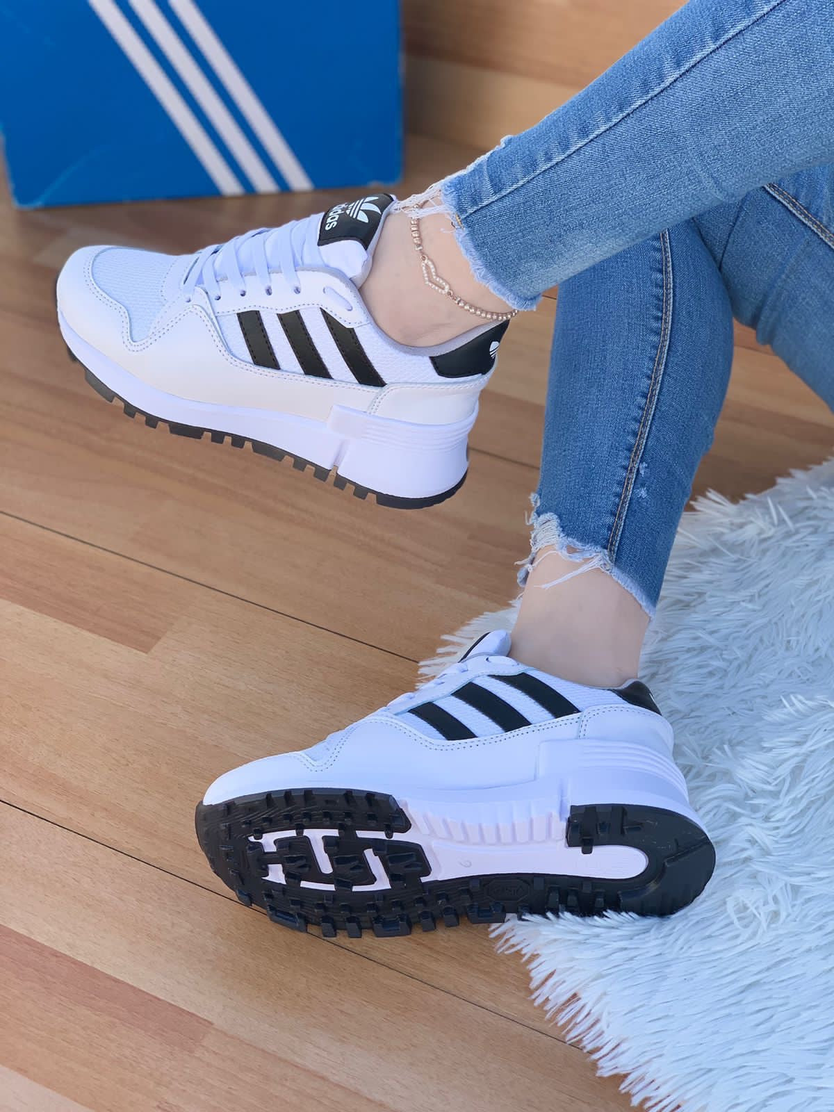 ADIDAS ZX FAMALE